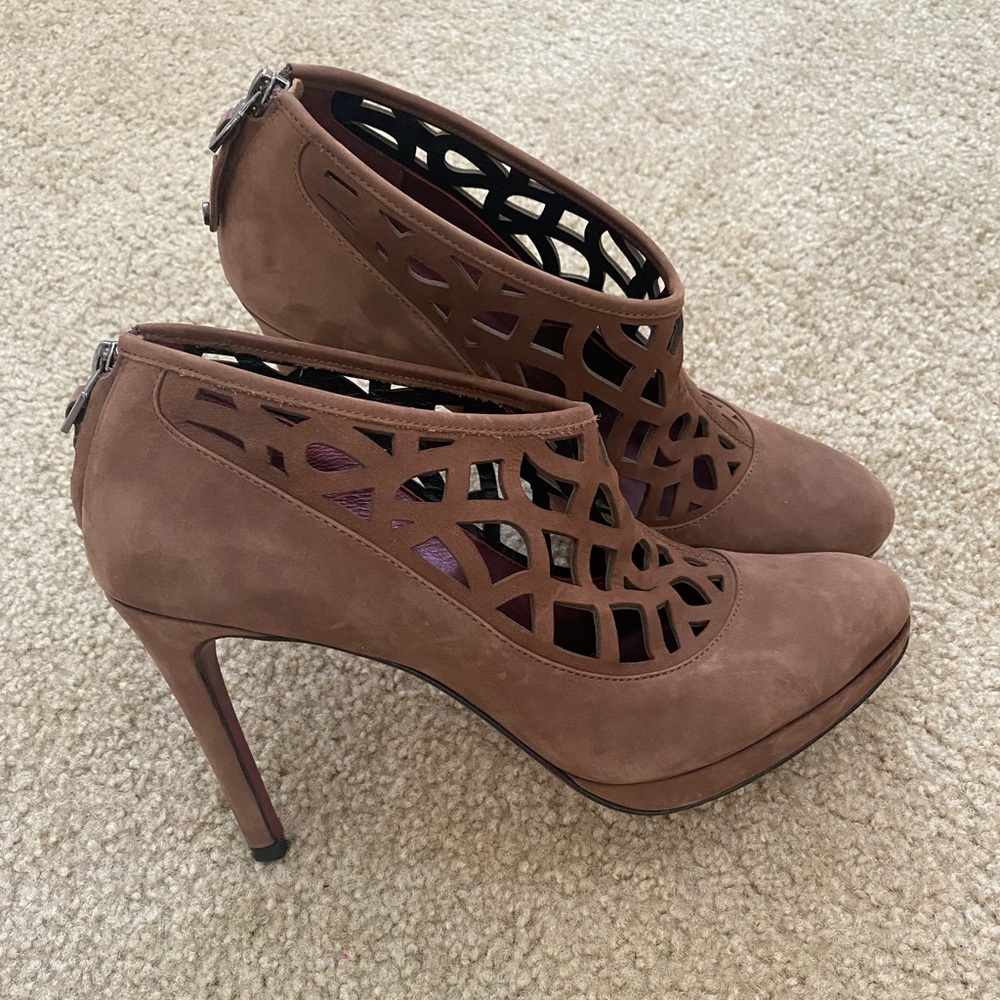 Genuine Leather women’s heel